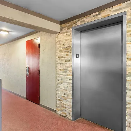 Red Roof Inn Plus Chicago - Hoffman Estates-2