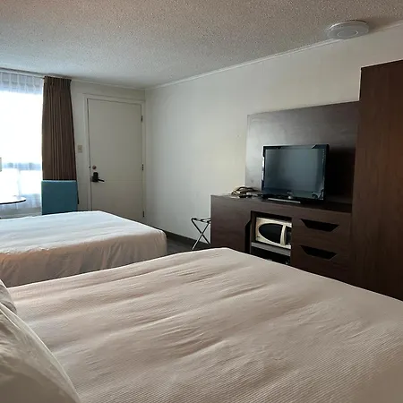 Travelodge By Wyndham Amherst-2
