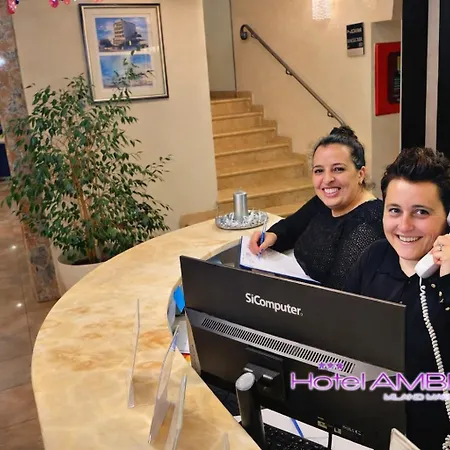 Hotel Ambra - Fronte Mare - Vicinissimi Al Centro-2