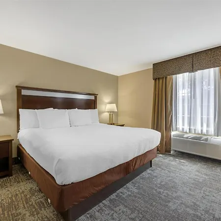 Best Western Plus Prairie Inn-2