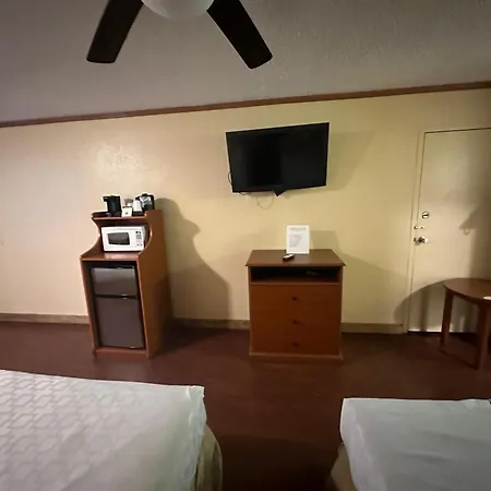 Hotel Red Rose By Townhouse Covington I-64-2
