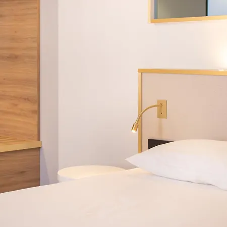 Brit Hotel Cahors Centre - Le Valentre-3