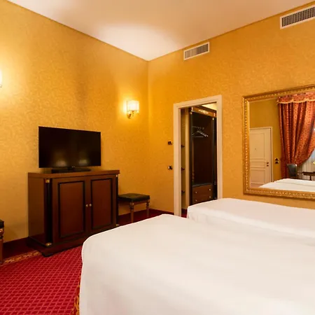 Hotel Maxim-3
