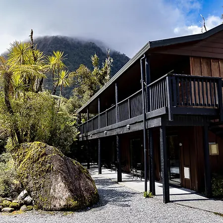 Rainforest Retreat-2