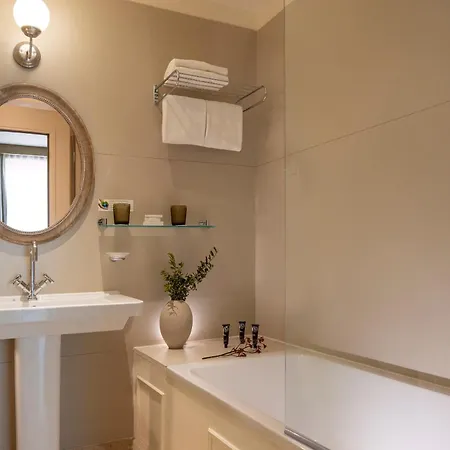 Chateau Les Oliviers De Salettes-2