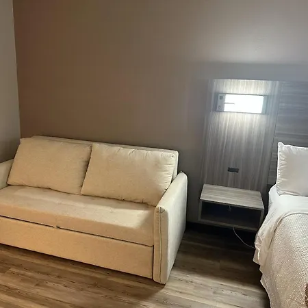 Red Roof Inn & Suites Middleborough-3