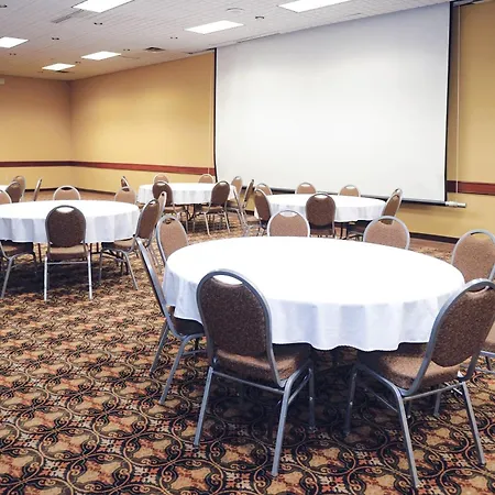 Quality Inn & Suites Ames Conference Center Near Isu Campus-3