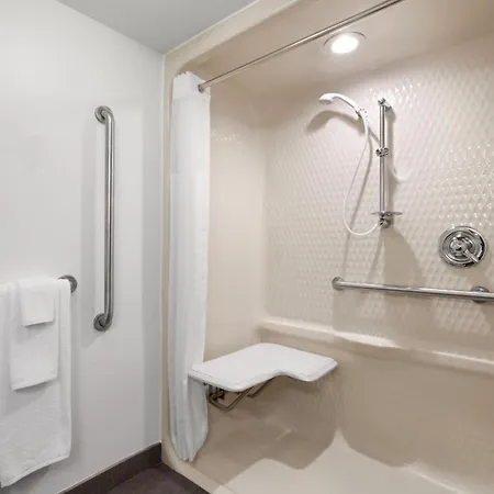 Garner Hotel Victoria - East By Ihg-3