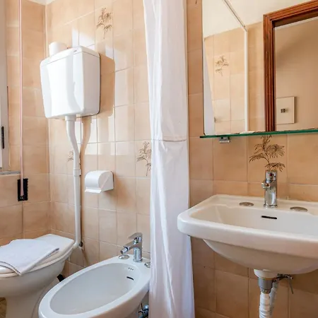 Hotel Villa Dina-3