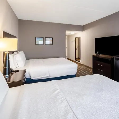 Hampton Inn And Suites Camp Springs-2