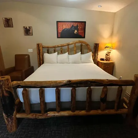 Riverfront Motel & Cabins-2