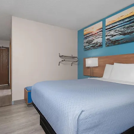 Days Inn By Wyndham Austin-3