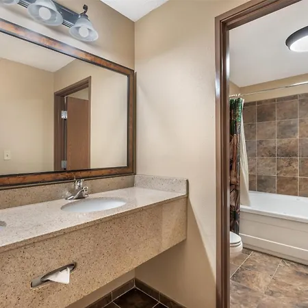 Best Western Plus Kelly Inn & Suites-2