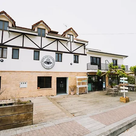 Latas Surf Lodge-2