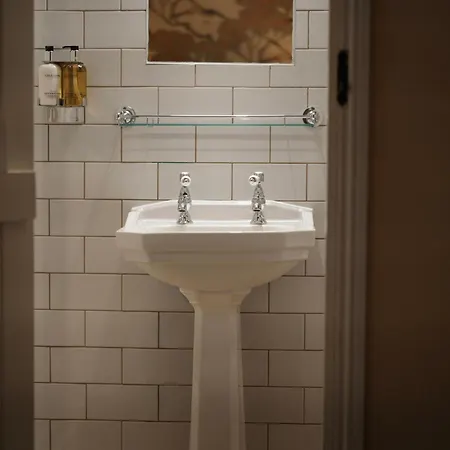 The Falkland Arms-3