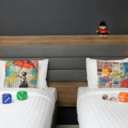 Moxy London Heathrow Airport-2