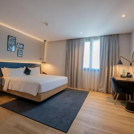Hilton Garden Inn Bucharest Airport-2
