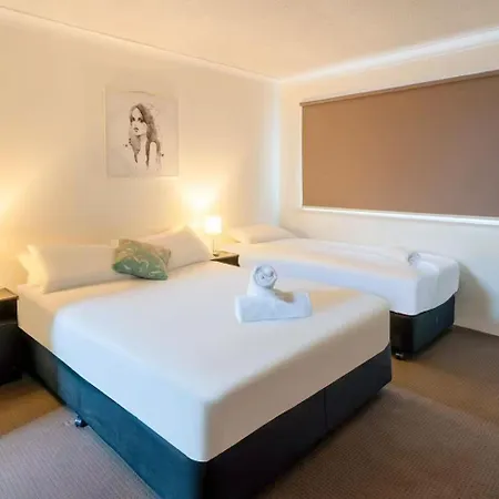 Lakeside Inn Wollongong-3