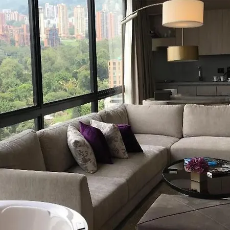 York Medellin, Curio Collection By Hilton-2