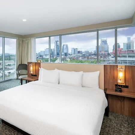 La Quinta Inn & Suites By Wyndham Nashville Downtown Stadium-3