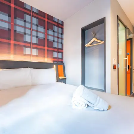 Easyhotel Dublin-2