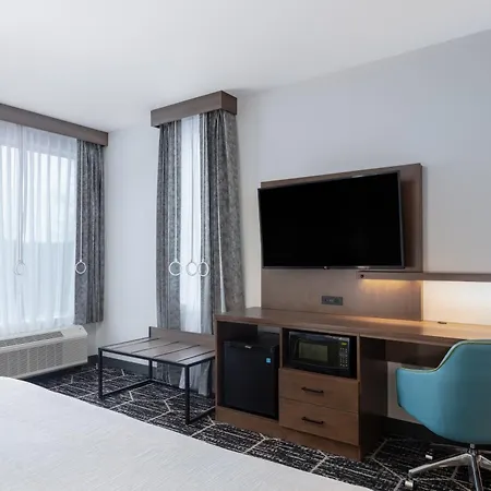 La Quinta Inn & Suites By Wyndham Centralia-3