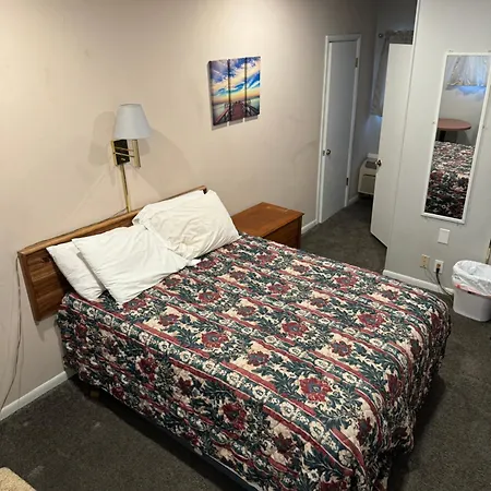 Fins And Feathers Lodge-2