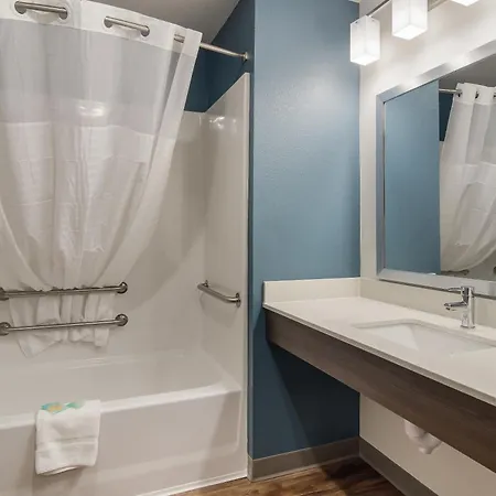 Woodspring Suites Cleveland North-2