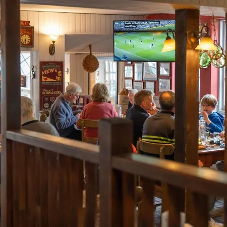 The Bugle Coaching Inn-2