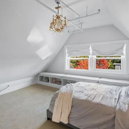 The New Victorian Mansion Bed & Breakfast-2
