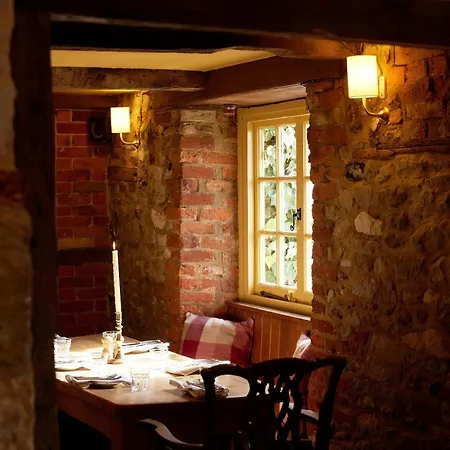 The Queen'S Head-2