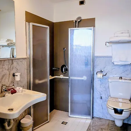 Hotel Carpi-3