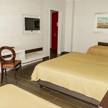 S Hotel-3