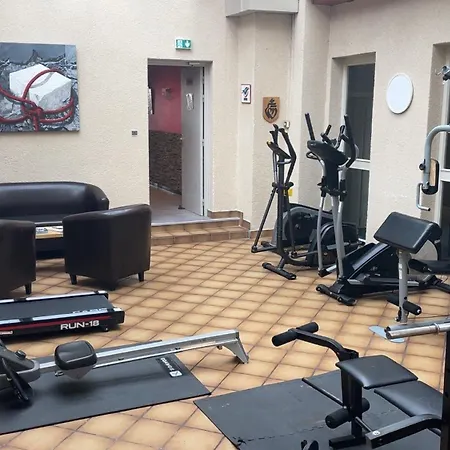 Hostellerie du Centrotel et Spa Bulles d'Allier-2