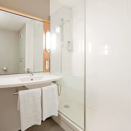 Ibis Paris Pantin Eglise-2