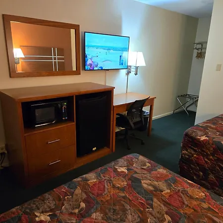 Travelers Lodge Marshall-2