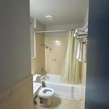 Woodlawn Hills Motel-2