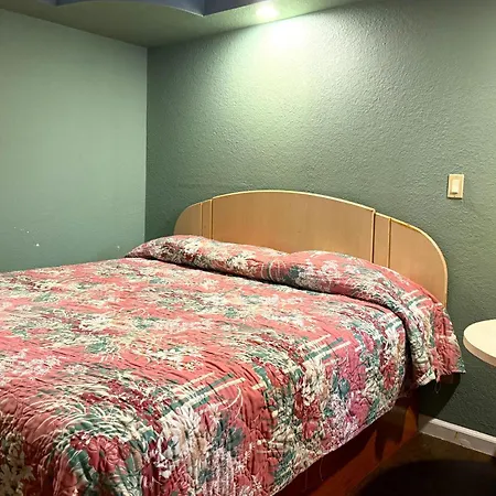 Budget Inn By Oyo Corpus Christi Beach-3