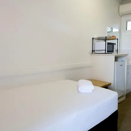 Park Avenue Hotel Motel-3