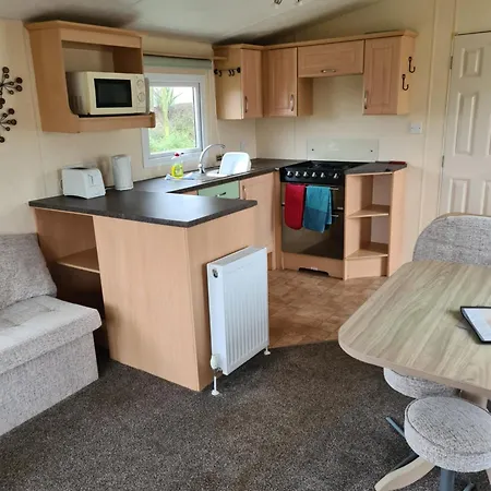 Fenlake Holiday Accommodation-3