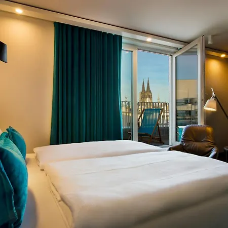 Motel One Köln-Neumarkt-3