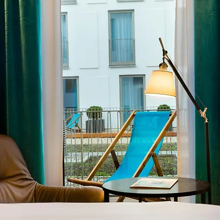 Motel One Koeln-Neumarkt-2