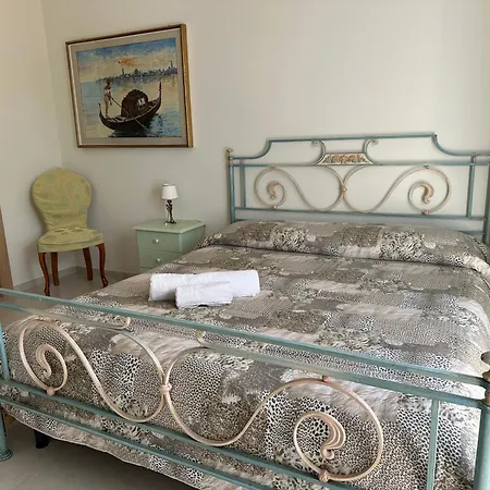 B&B Bee-2