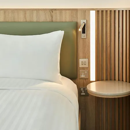 Courtyard By Marriott Sheffield-3
