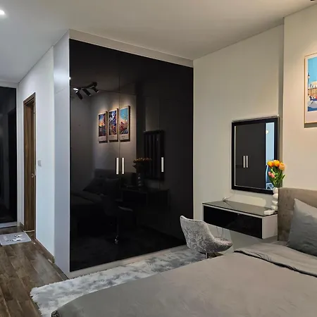 Uphoenix Home- Hado Centrosa Garden-3