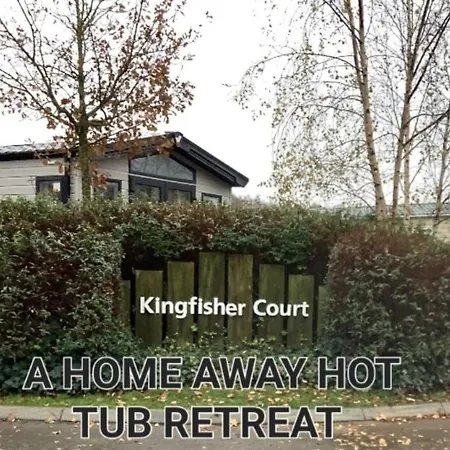 A Home Away Hot Tub Retreat At Tattershall Lakes Country Park-2