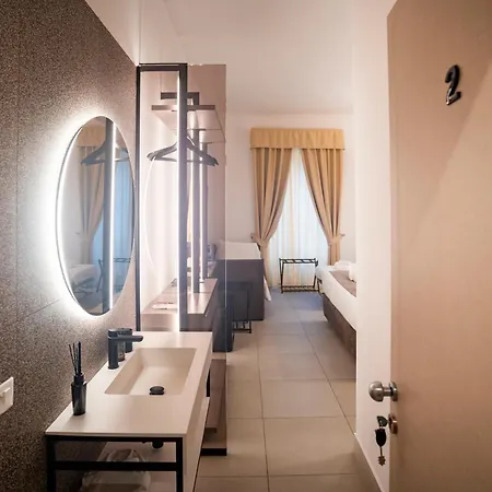 Cicerone'S Luxury Suites-3