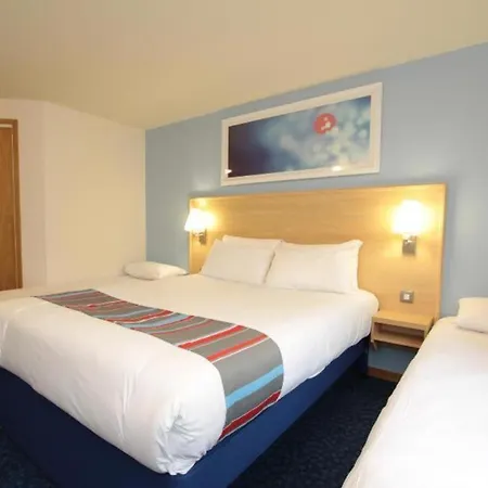 Travelodge Sheffield Central-2