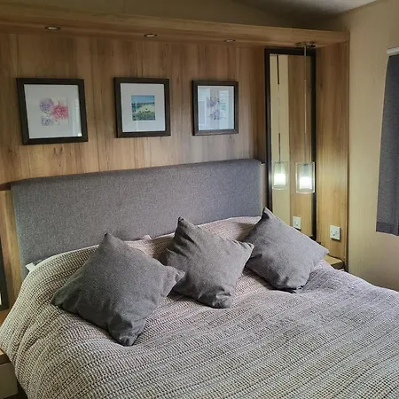 47 Venture Caravan Park-2