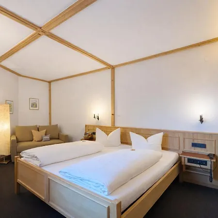 Hotel Gruener Baum-2